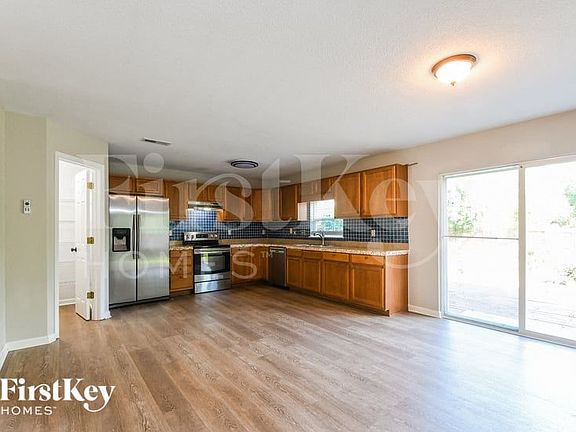 4th image of 10267 Plantana Blvd