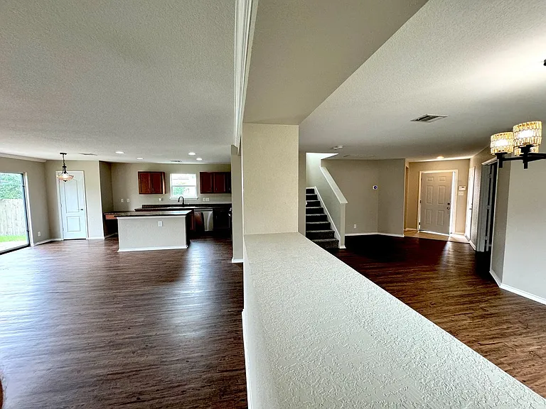 349 Tower Dr — Photo 12