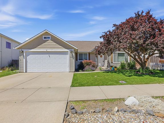 3rd image of 1038 S West Dr