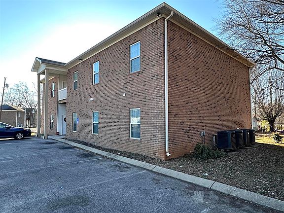 3rd image of 526 Dennis Way