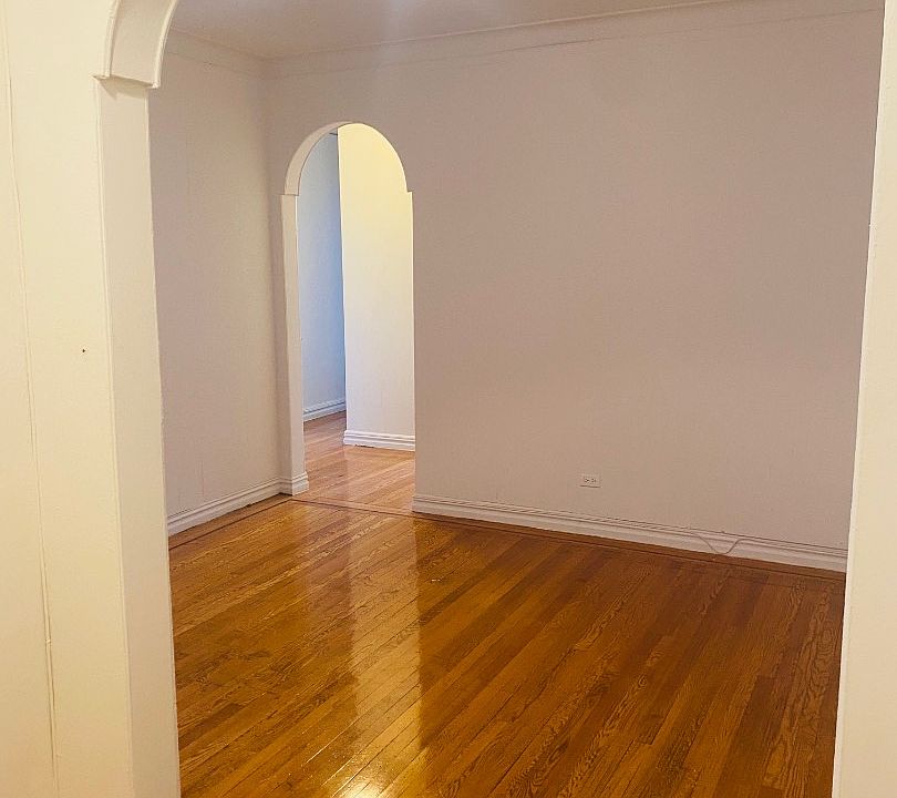 1st image of 2 N Broadway APT 4C