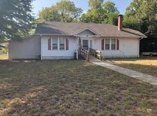 513 W Chestnut St, Grapeland, TX 75844