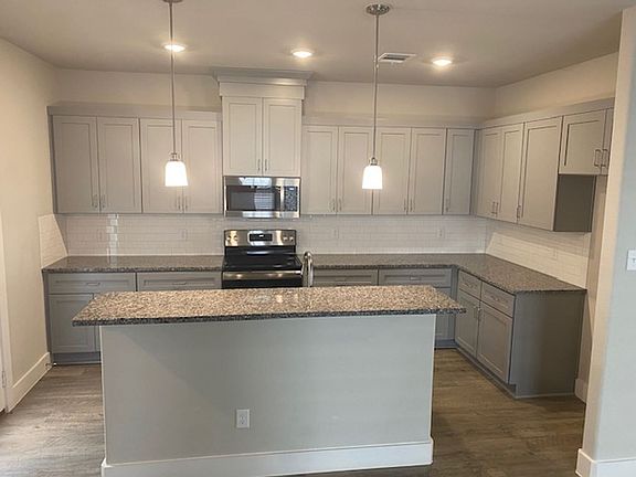 3rd image of 676 The Cottages Dr