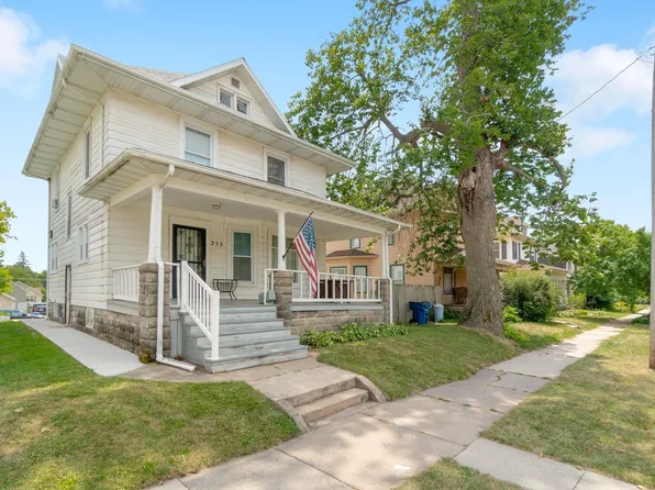 255 Hammond Ave, Waterloo, IA 50702