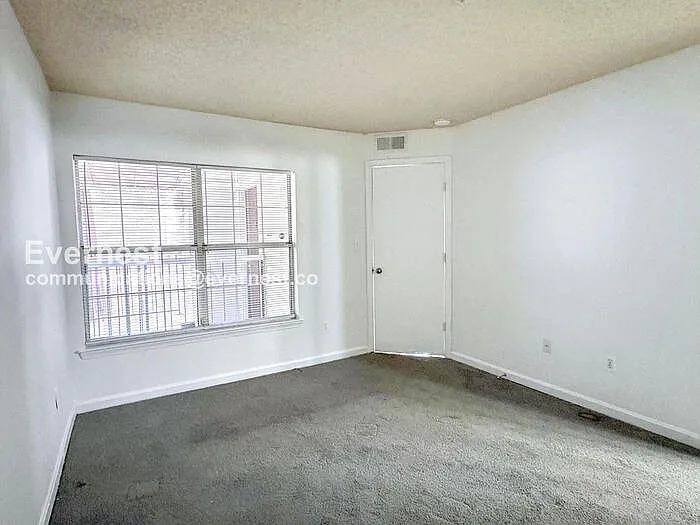 1011 Fallcrest Ct #202 — Photo 9