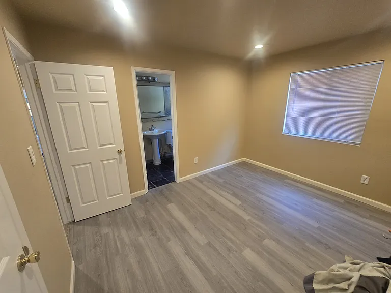 5539 Santa Margarita St — Photo 25
