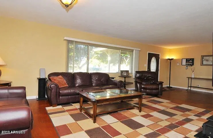 3 bed, 2.0 bath, 1578 sqft, $3,000 — Photo 3