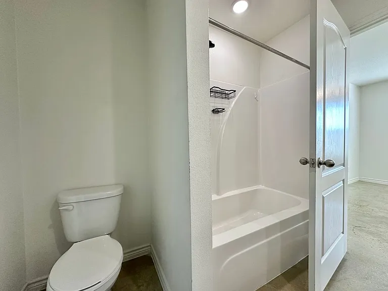 6106 Harriet Tubman Ave — Photo 28