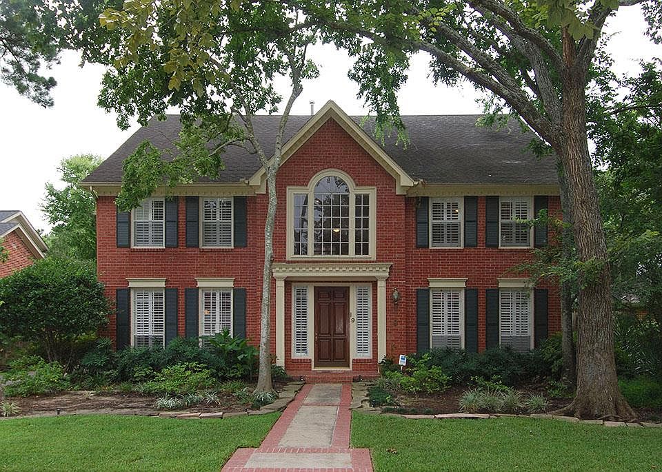 1st image of 9 Woodsborough Cir