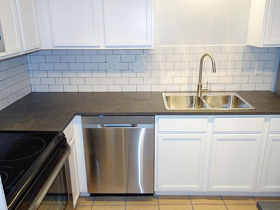 5th image of 400 E Denton Dr APT 22