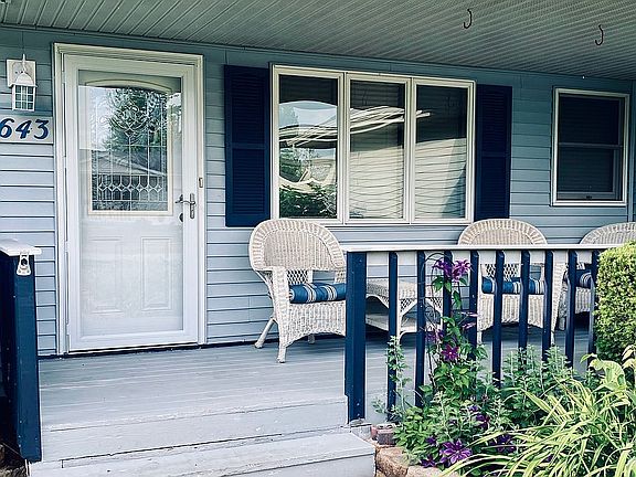 4th image of 1643 Canary Ln