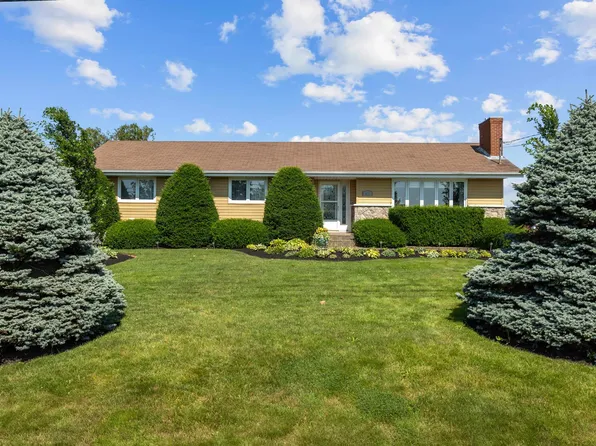 153 Mason Rd, Stratford, PE C1B 2G3