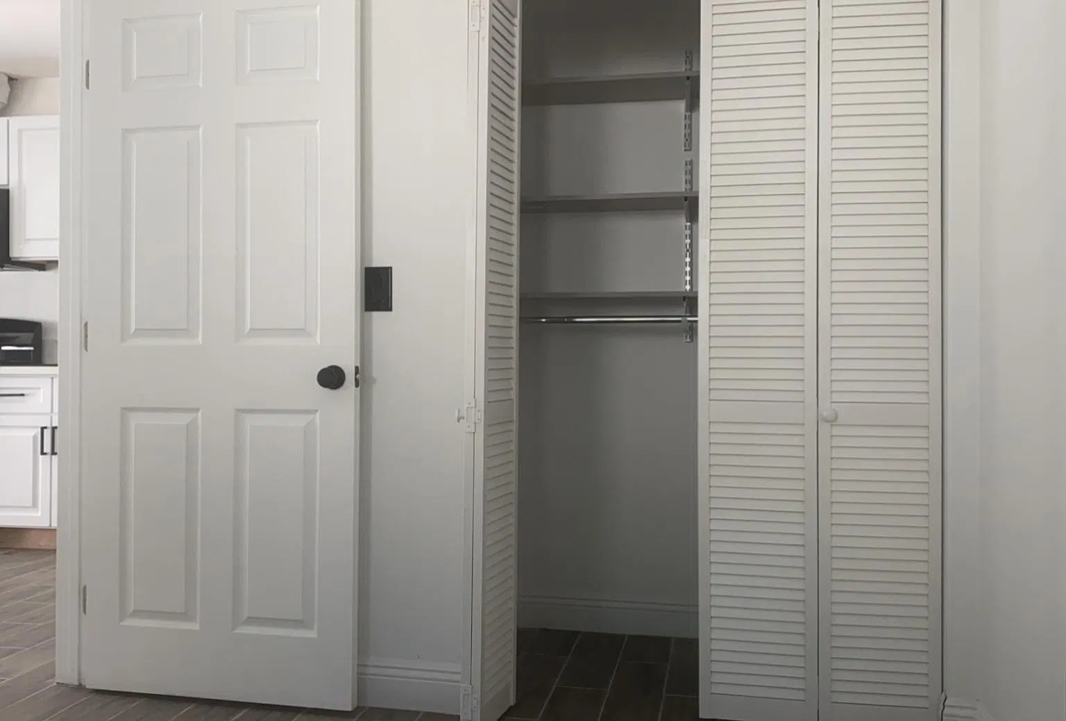 4513 W Clark Ave — Photo 1