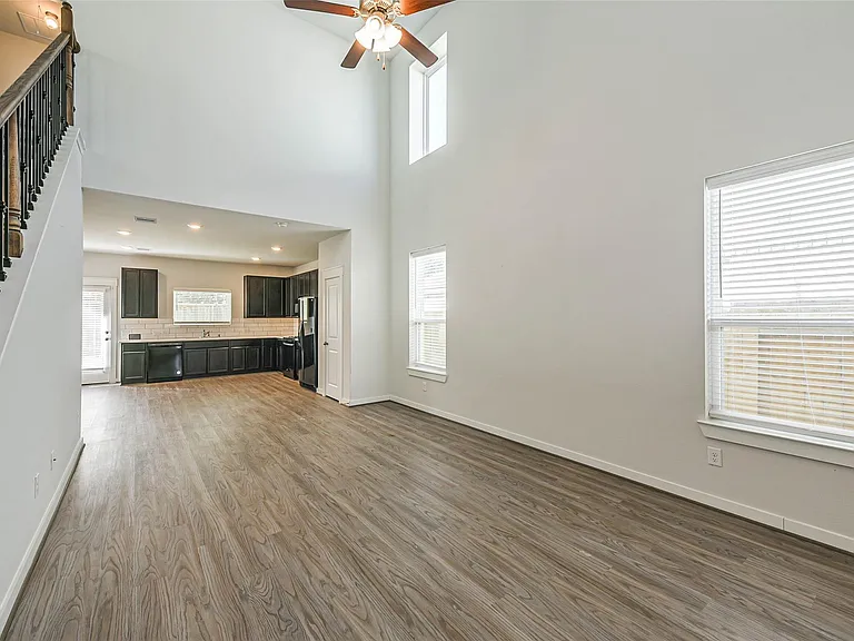 16911 Lagos Ln — Photo 10