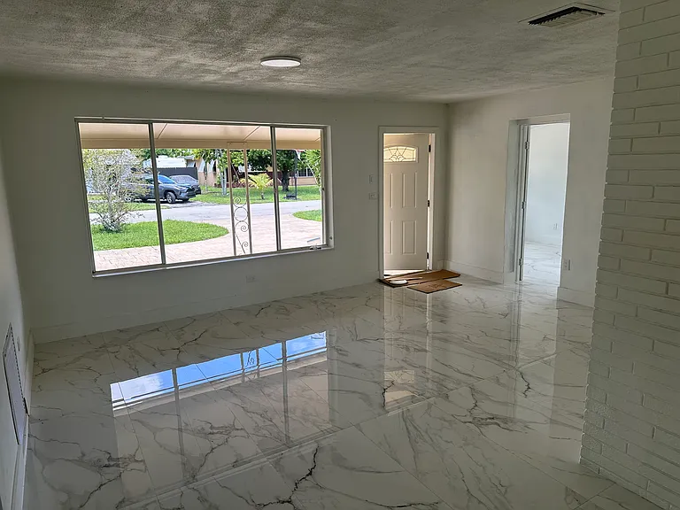 2401 Havana Dr — Photo 4
