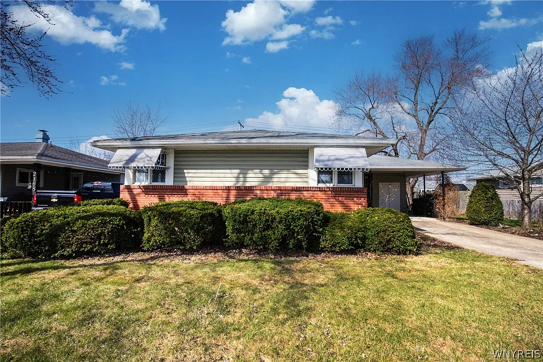 2174 Parker Blvd photo 1