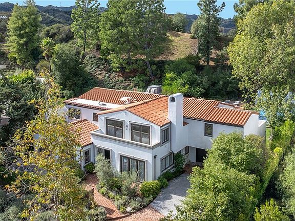 3rd image of 17153 Adlon Rd