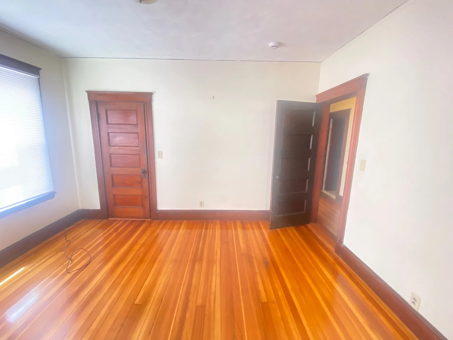 2 bed, 1000 sqft, $2,250 — Photo 1