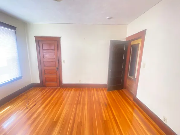 424 Broadway #1, Somerville, MA 02145