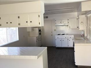 1018 E Magill Ave, Fresno, CA 93710