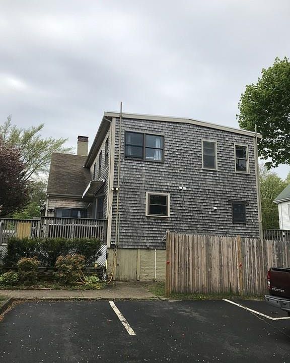 1st image of 207 Court St #B