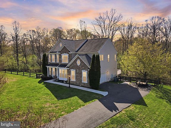 4th image of 6925 Mill Valley Dr