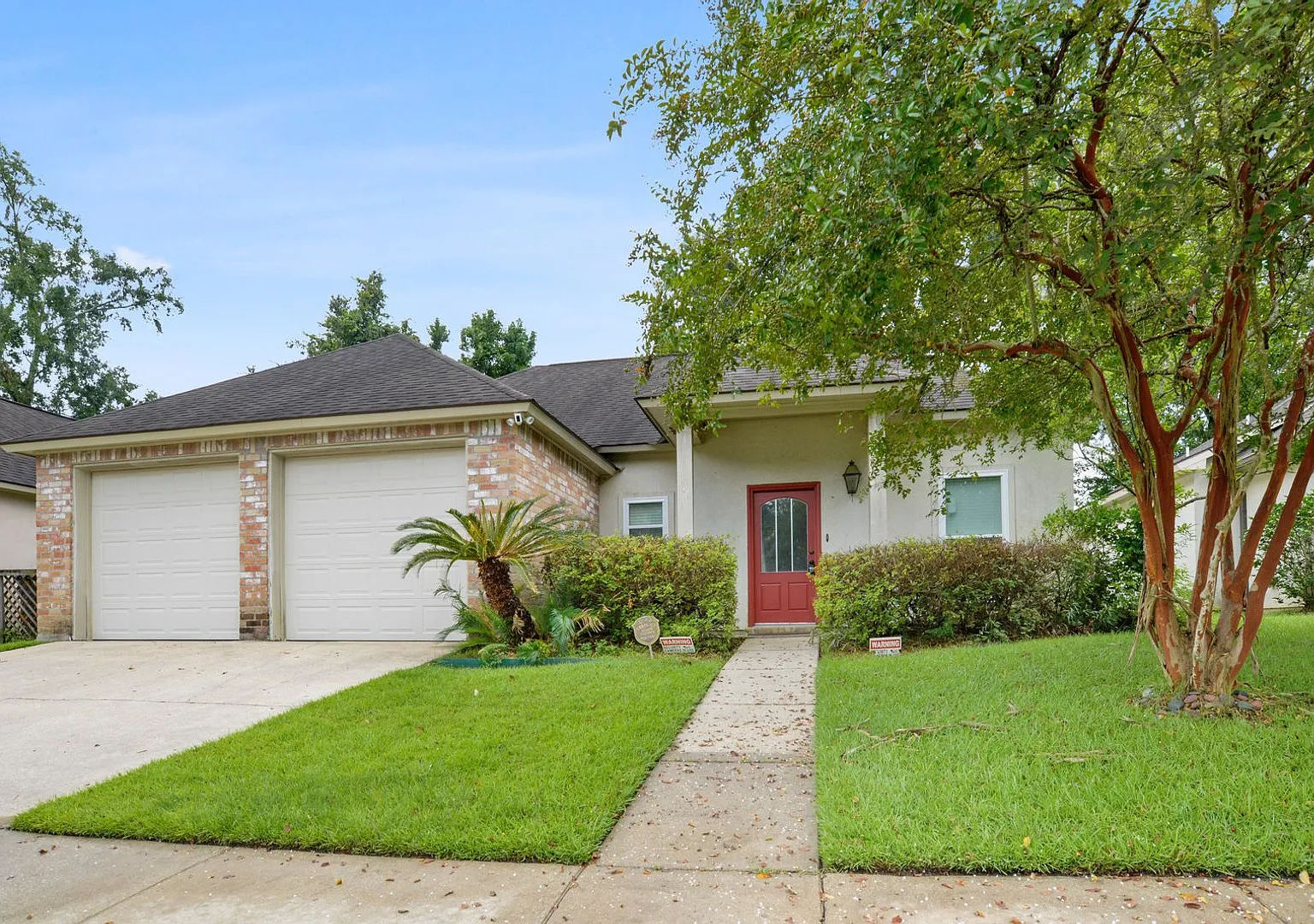 Newly Reduced Price! Nice 3 bedroom 2 bath home in Baton Rouge, LA. — Photo 1