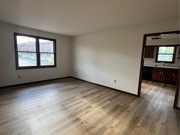 3rd image of 1532 N New St APT B