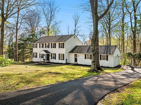 2nd image of 307 Center Hill Rd