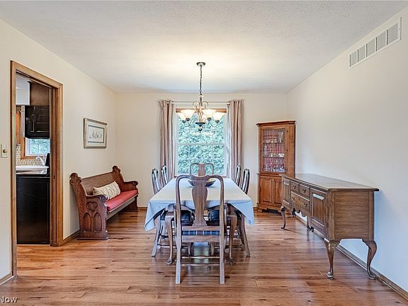 5th image of 86 Blue Hill Ln