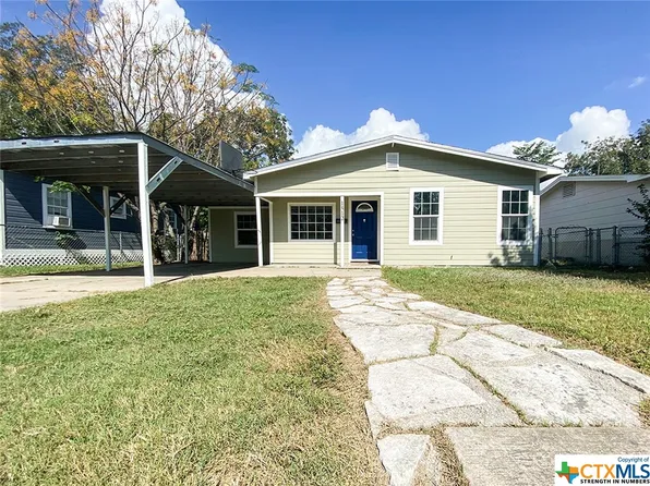 1512 E Mistletoe Ave, Victoria, TX 77901