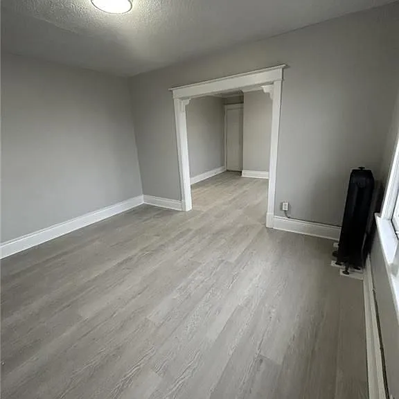 983 Main St E #6 — Photo 7