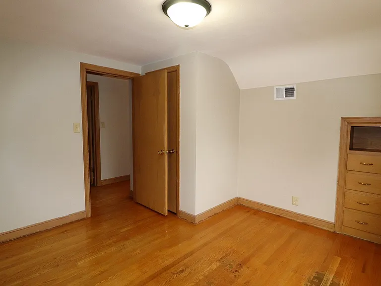 124 W Marquette St — Photo 28