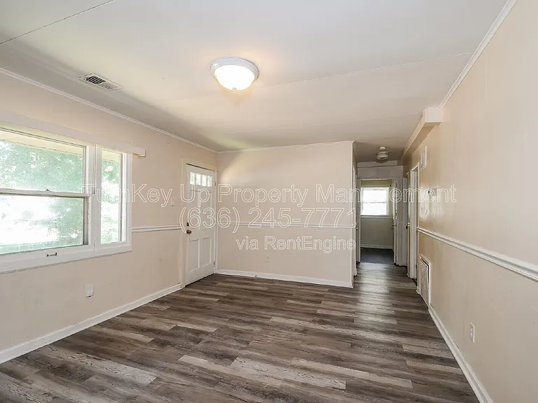 110 Paul Ave — Photo 4
