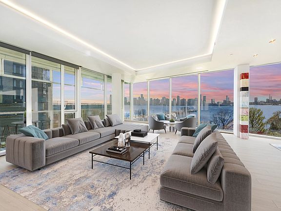 2nd image of 165 Charles St #11/12