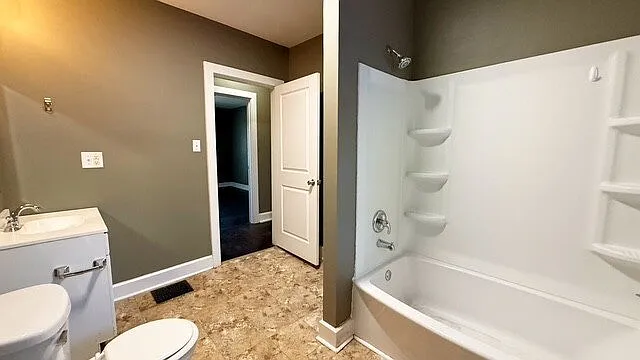 3370 N College Ave — Photo 13