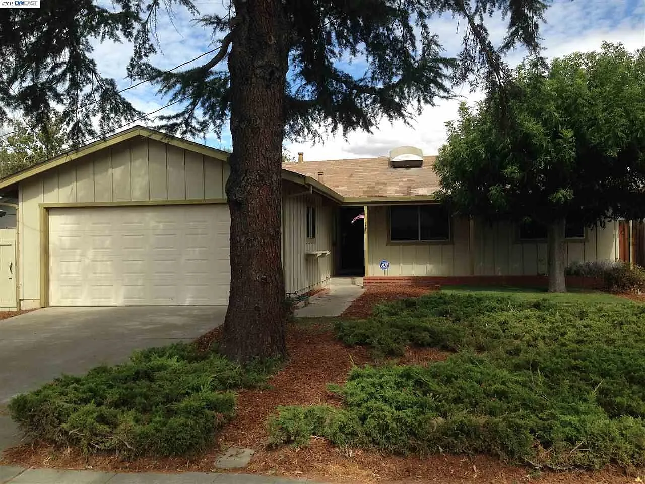 4144 Drake Way photo 1