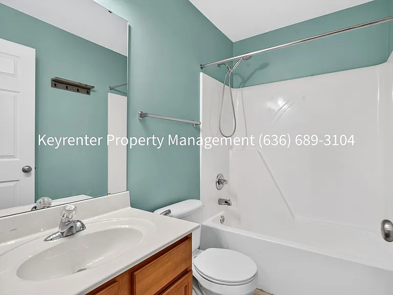 411 Angelique Pl — Photo 16