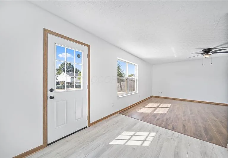 1259 Caravel Dr — Photo 9