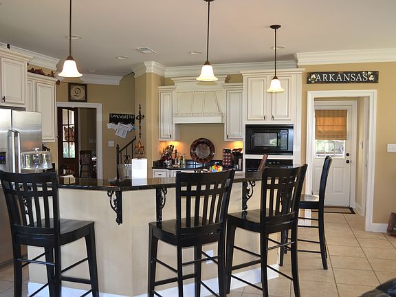 4th image of 690 Riverwest Cir