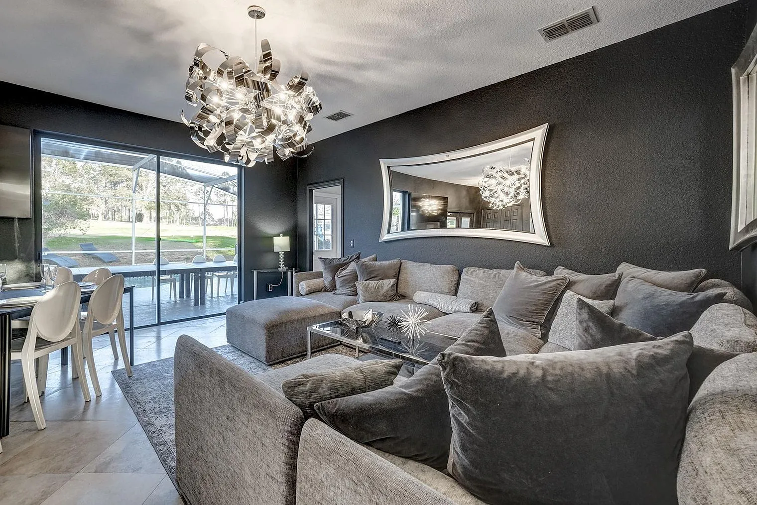 11 bed, 6.0 bath, 5005 sqft, $20,303 — Photo 1