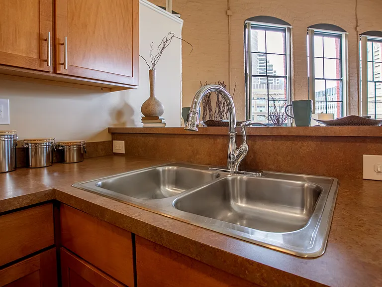Sycamore Place Lofts kitchen