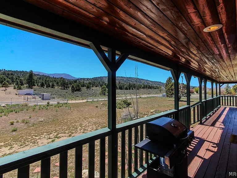 46784 Pioneertown Rd — Photo 43