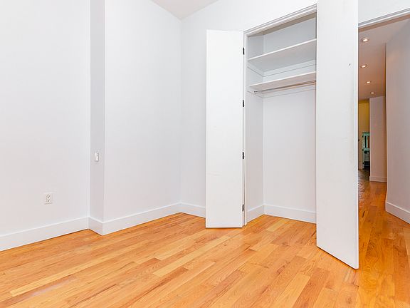 5th image of 273 Driggs Ave #4RX