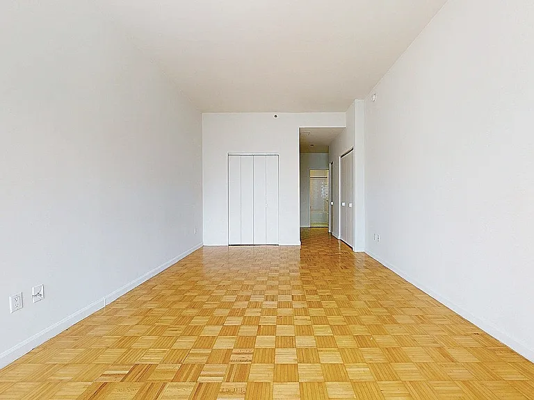 90 Washington St #21L — Photo 4