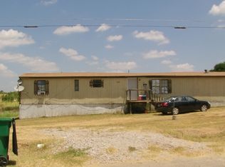 711 E Collins St, Llano, TX 78643