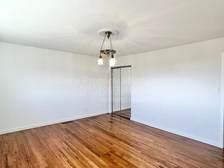514 Catalina Dr — Photo 13