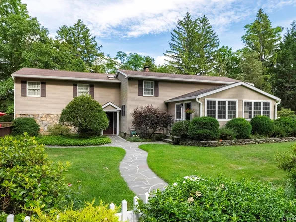 60 Traver Road, Pleasant Valley, NY 12569