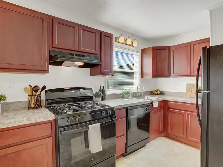 Woodland Park Apartments — Photo 2