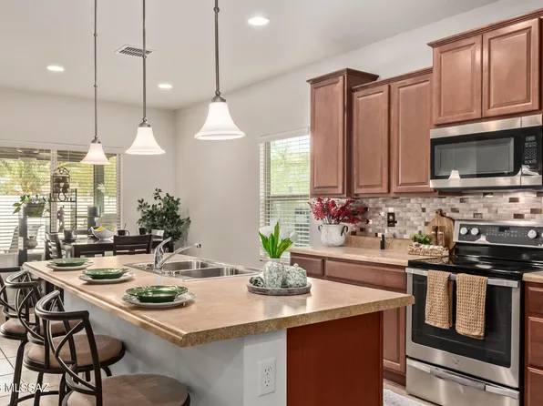 33938 S Garrison Ln, Red Rock, AZ 85145